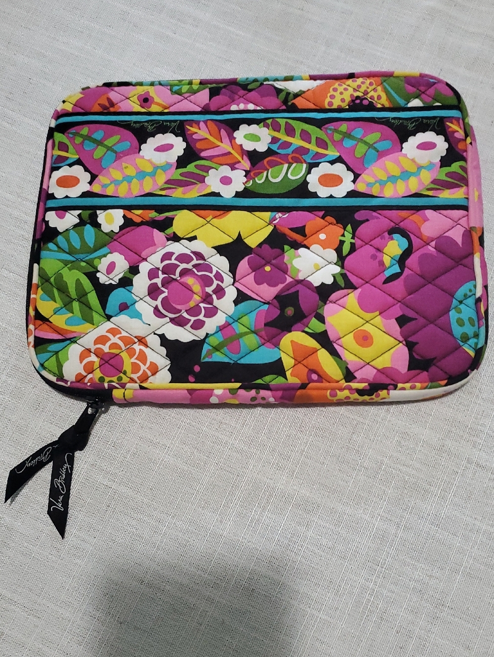 NWOT Vera Bradley Quilted Floral Ipad, Kindle - Black Multicolor 10x8in